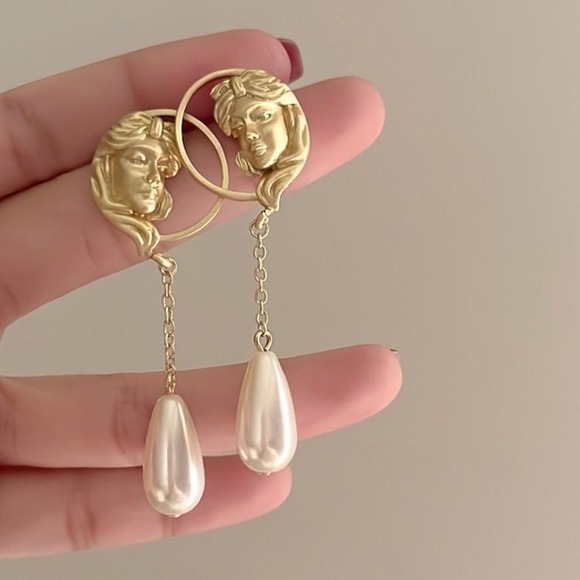 Gold Tone Goddess Face Dangle Earrings Faux Pearl Drop - Picture 1 of 6